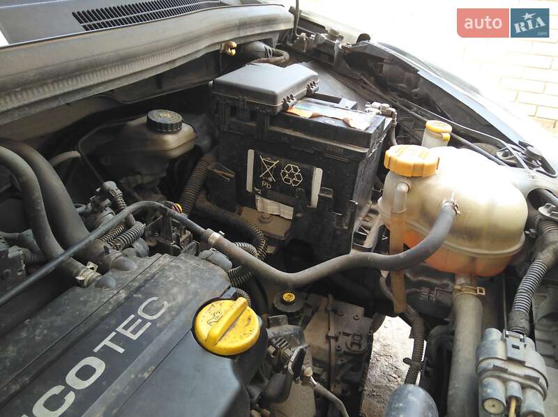 Хэтчбек Opel Corsa 2008 в Киеве