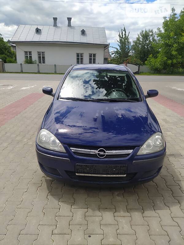 Хэтчбек Opel Corsa 2004 в Снятине