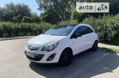 Купе Opel Corsa 2014 в 