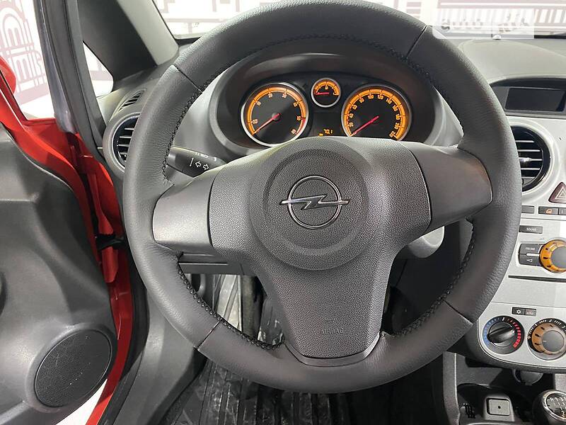 Хэтчбек Opel Corsa 2012 в Киеве