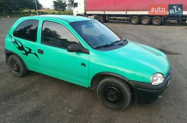 Хэтчбек Opel Corsa 1996 в 
