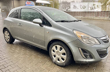 Хэтчбек Opel Corsa 2011 в Волочиске