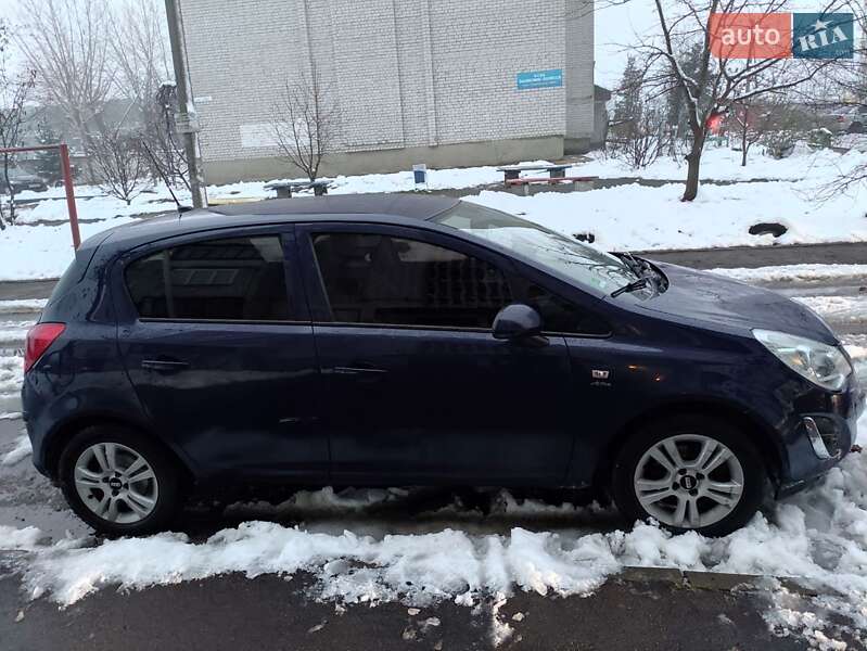 Хэтчбек Opel Corsa 2013 в Житомире