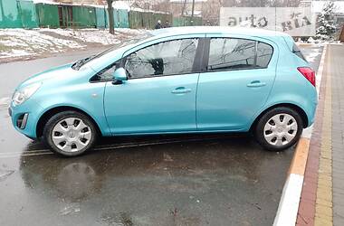 Хэтчбек Opel Corsa 2012 в Калиновке