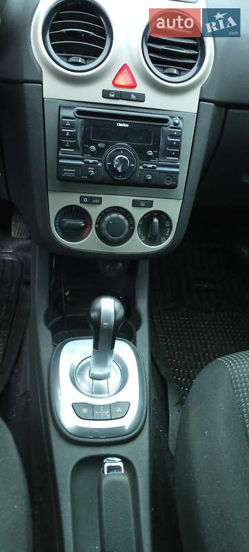 Хэтчбек Opel Corsa 2008 в Киеве