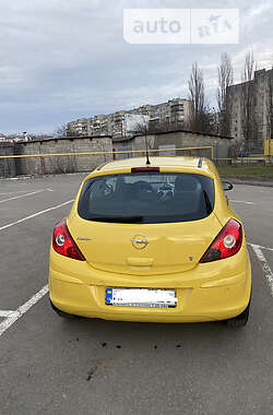 Хэтчбек Opel Corsa 2010 в Ивано-Франковске