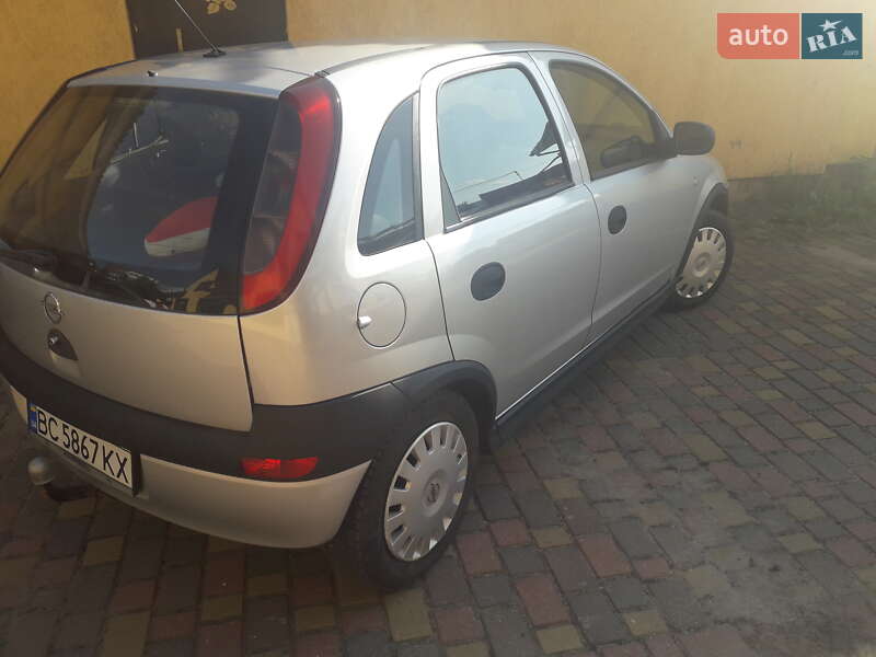 Хетчбек Opel Corsa 2002 в Шептицькому
