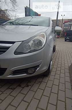 Хэтчбек Opel Corsa 2010 в Ивано-Франковске