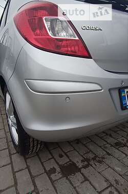 Хэтчбек Opel Corsa 2010 в Ивано-Франковске