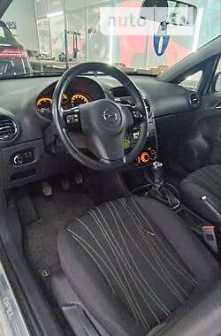 Хэтчбек Opel Corsa 2010 в Ивано-Франковске