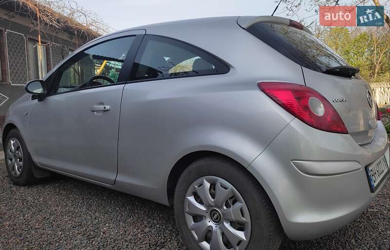 Хэтчбек Opel Corsa 2012 в Саврани фото 3 Хэтчбек Opel Corsa 2012 в Саврани