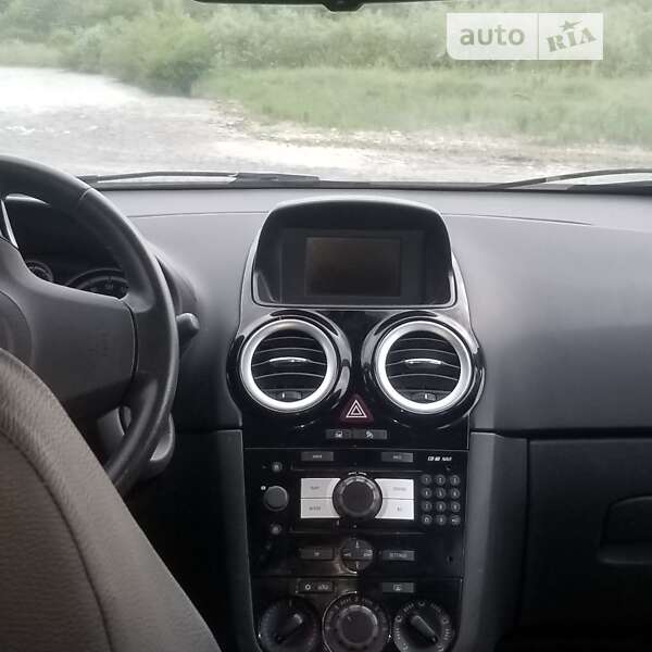Хэтчбек Opel Corsa 2009 в Ивано-Франковске