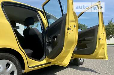 Хэтчбек Opel Corsa 2013 в 