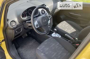 Хэтчбек Opel Corsa 2013 в 