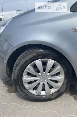 Хэтчбек Opel Corsa 2012 в 