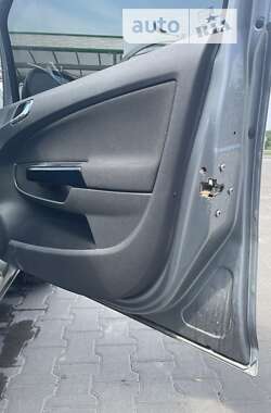 Хэтчбек Opel Corsa 2012 в 