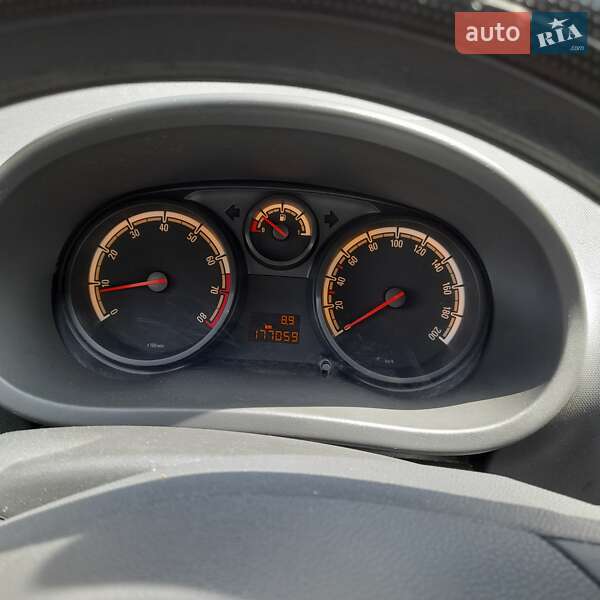 Хэтчбек Opel Corsa 2011 в Калуше
