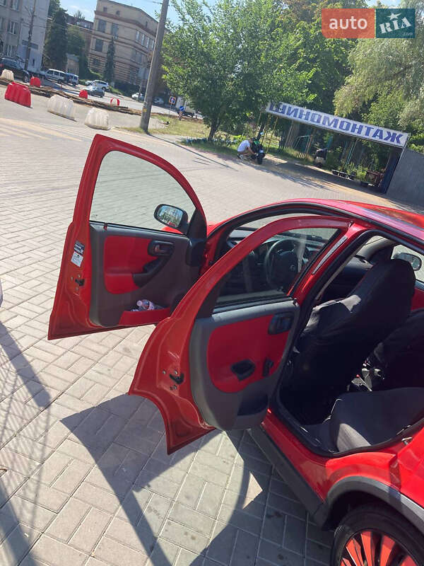 Хетчбек Opel Corsa 2001 в Києві