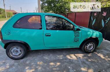 Хэтчбек Opel Corsa 1995 в 