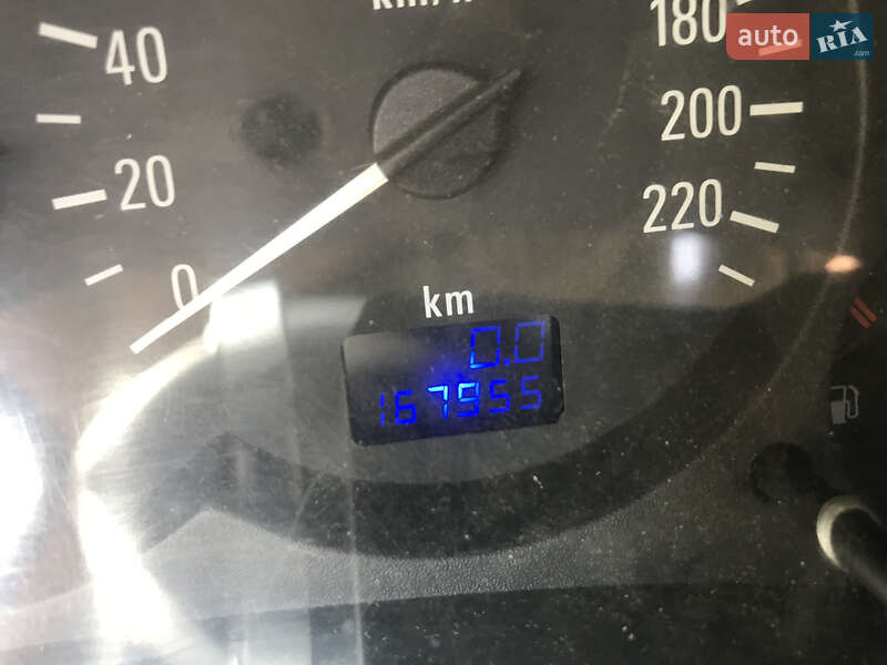 Хэтчбек Opel Corsa 2001 в Сваляве