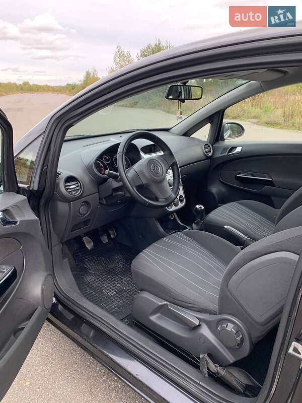 Хетчбек Opel Corsa 2008 в Ізяславі