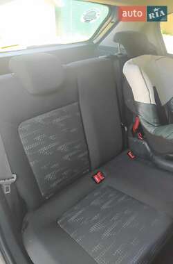 Хэтчбек Opel Corsa 2011 в 