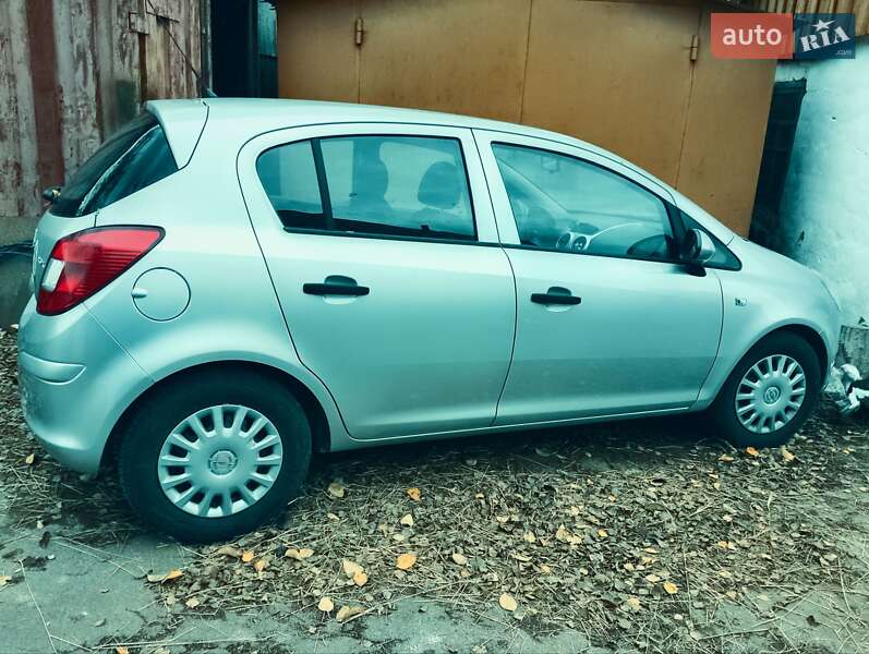 Хетчбек Opel Corsa 2009 в Коростені
