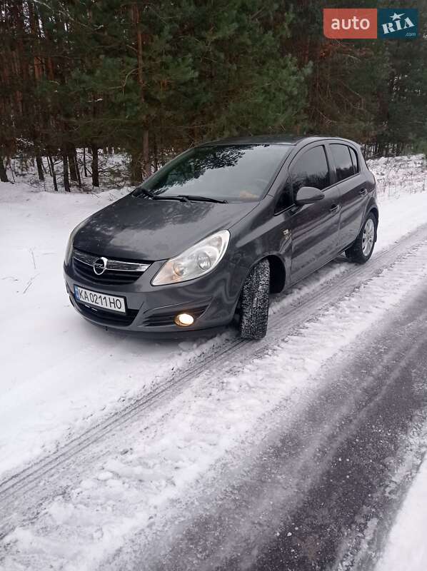 Хетчбек Opel Corsa 2011 в Києві