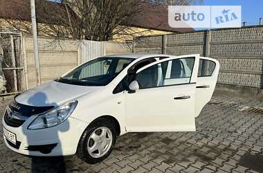 Хэтчбек Opel Corsa 2008 в Новоселице