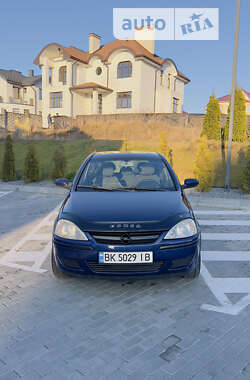 Хэтчбек Opel Corsa 2004 в 