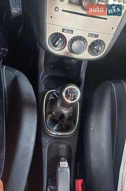 Хэтчбек Opel Corsa 2007 в 