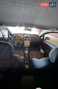 Хетчбек Opel Corsa 2007 в 