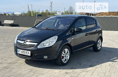 Хэтчбек Opel Corsa 2010 в Калуше