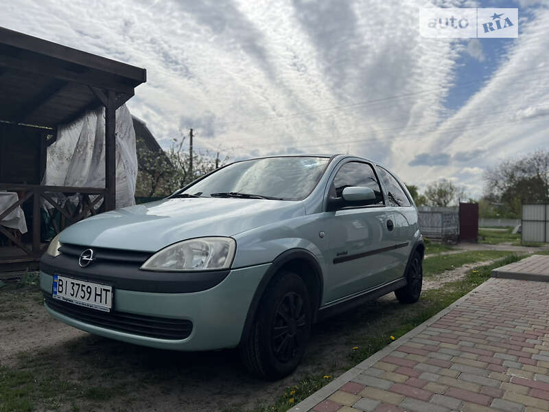 Хэтчбек Opel Corsa 2001 в Полтаве