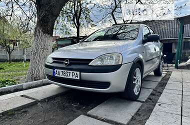 Хетчбек Opel Corsa 2001 в Києві