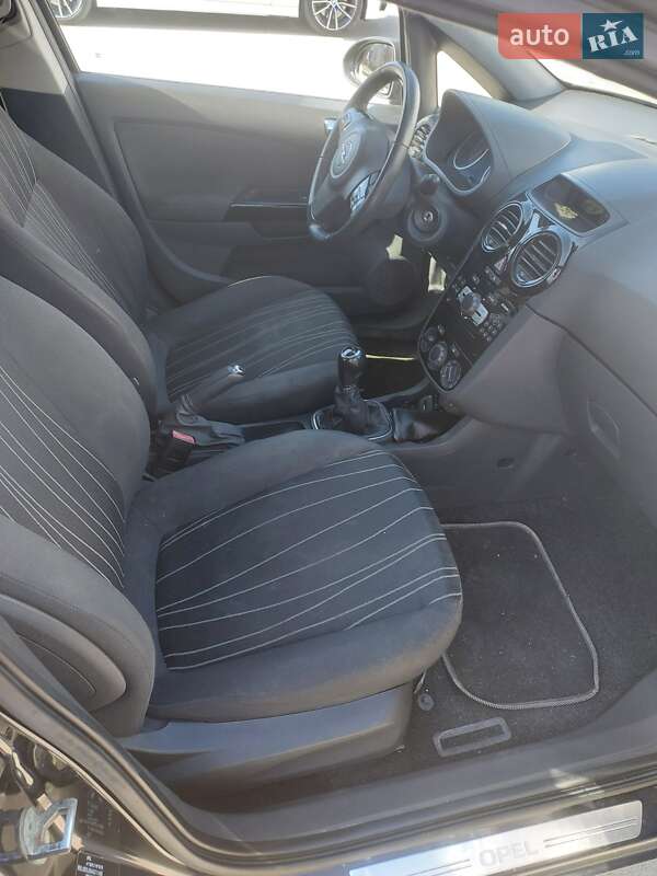 Хэтчбек Opel Corsa 2010 в Запорожье