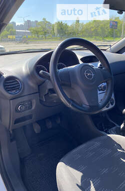 Хетчбек Opel Corsa 2014 в 
