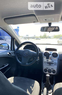 Хетчбек Opel Corsa 2014 в 