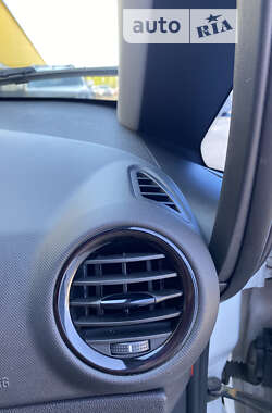Хетчбек Opel Corsa 2014 в 