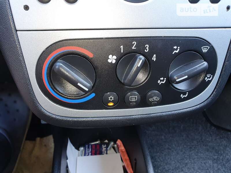 Хэтчбек Opel Corsa 2002 в Полтаве