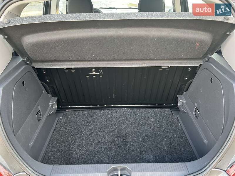Хэтчбек Opel Corsa 2013 в Сумах