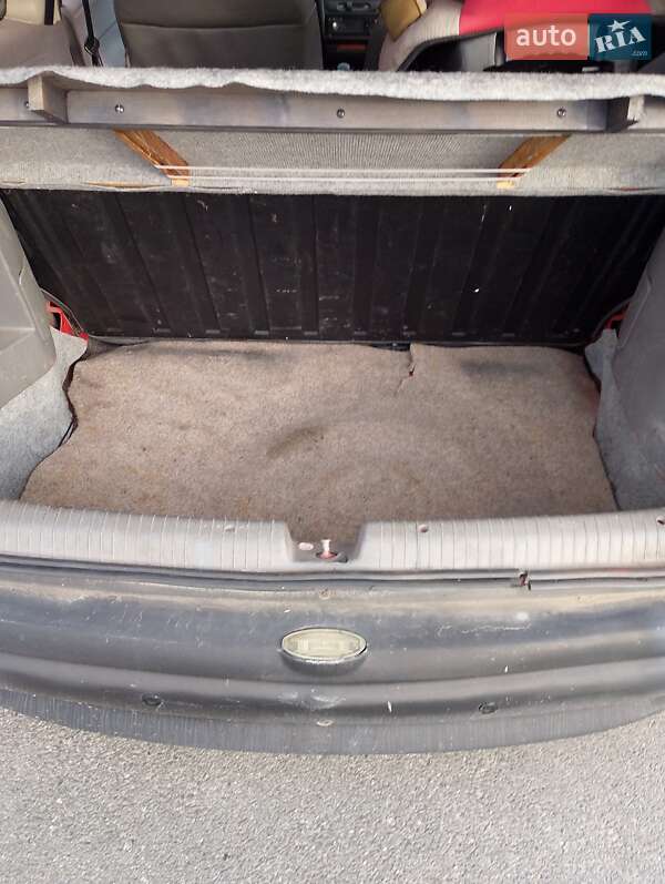 Хетчбек Opel Corsa 1995 в Святопетрівське