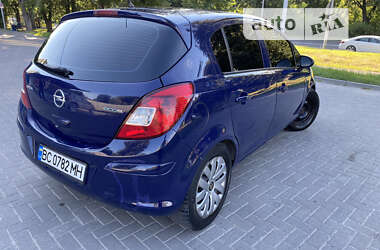 Хэтчбек Opel Corsa 2011 в 