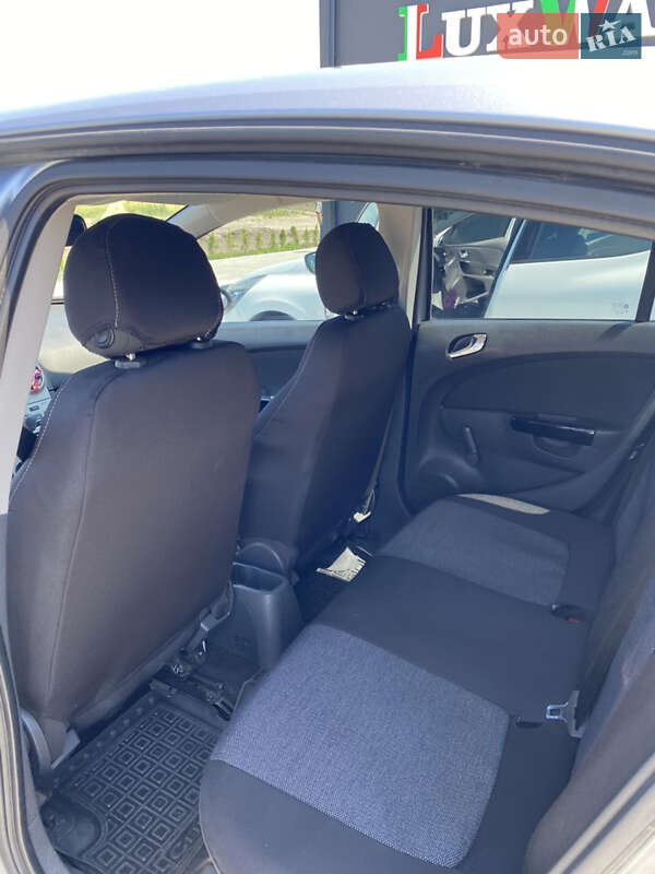 Хэтчбек Opel Corsa 2006 в Лопатине