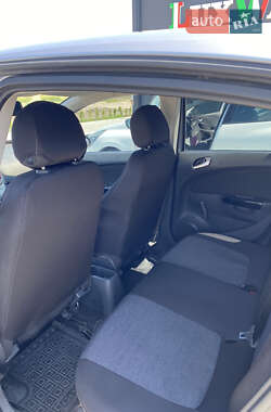 Хэтчбек Opel Corsa 2006 в 