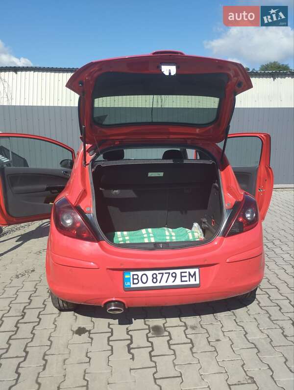 Хэтчбек Opel Corsa 2012 в Тернополе
