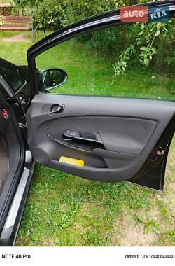 Хэтчбек Opel Corsa 2010 в 