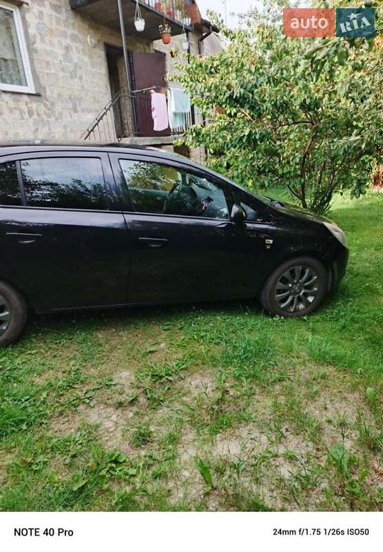 Хэтчбек Opel Corsa 2010 в Самборе