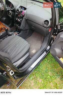 Хэтчбек Opel Corsa 2010 в 