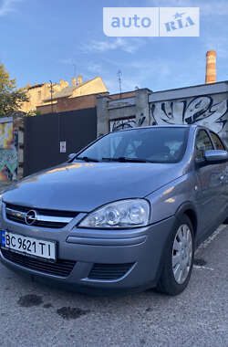 Хэтчбек Opel Corsa 2004 в Львове